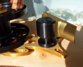 In detail the reel foot and adapter. In detail the reel foot and adapter.