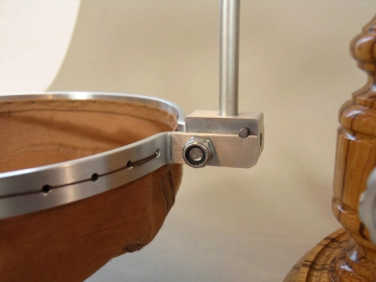 Detail of the hinge mechanism Detail of the hinge mechanism