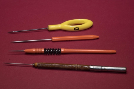 Brand name needles Brand name needles