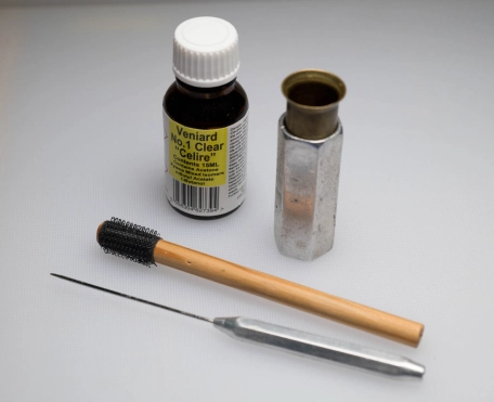 Varnish and simple tools Varnish and simple tools