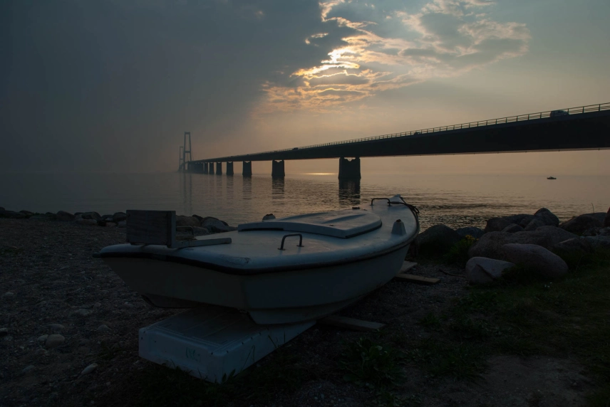 Same bridge, different light Same bridge, different light