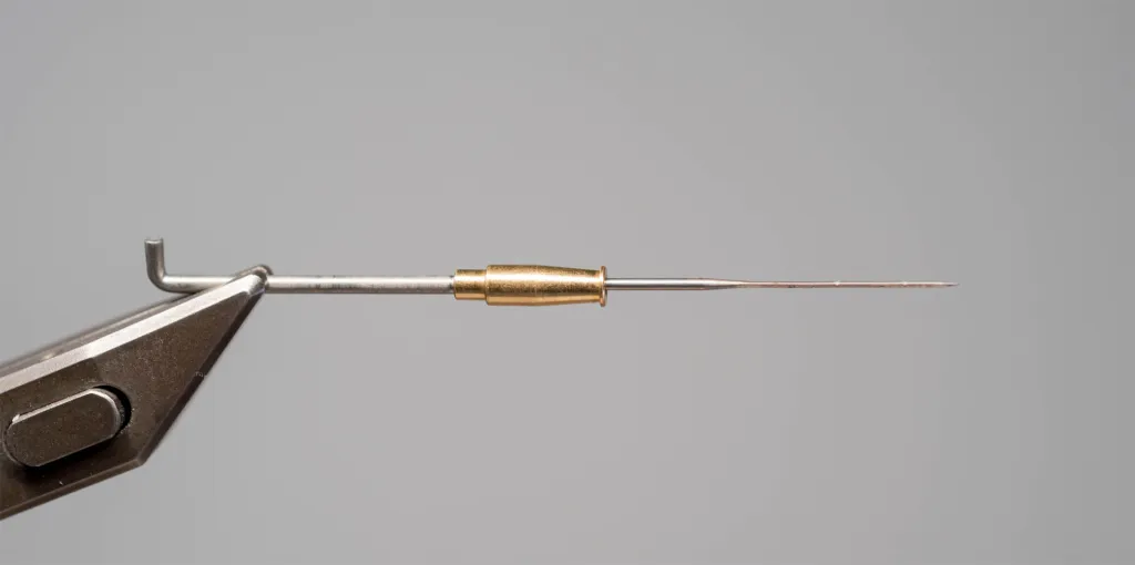 Tube needle and bottle tube